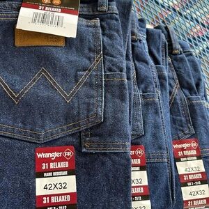 Wrangler Men's Dark Blue Relaxed Jeans